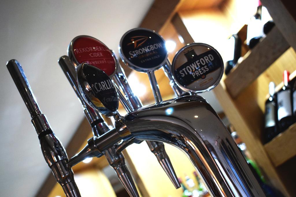 אלפרטון The White Hart Inn מראה חיצוני תמונה